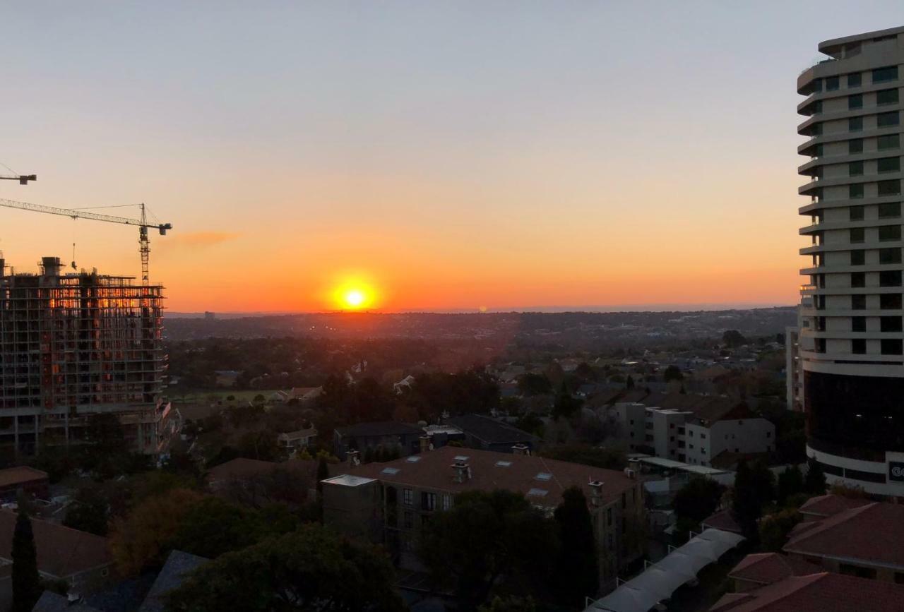 Sandton Skye Suites Johannesburg Exterior photo