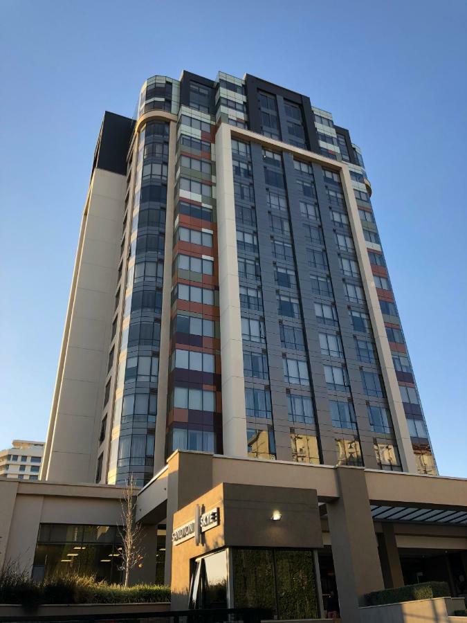 Sandton Skye Suites Johannesburg Exterior photo